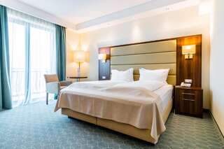 Отель Radsor Hotel Рышнов Стандартный двухместный номер с 1 кроватью или 2 отдельными кроватями-1